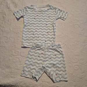 Primary boys size 6 shortie pajama set, blue waves with multi colored fish VGUC